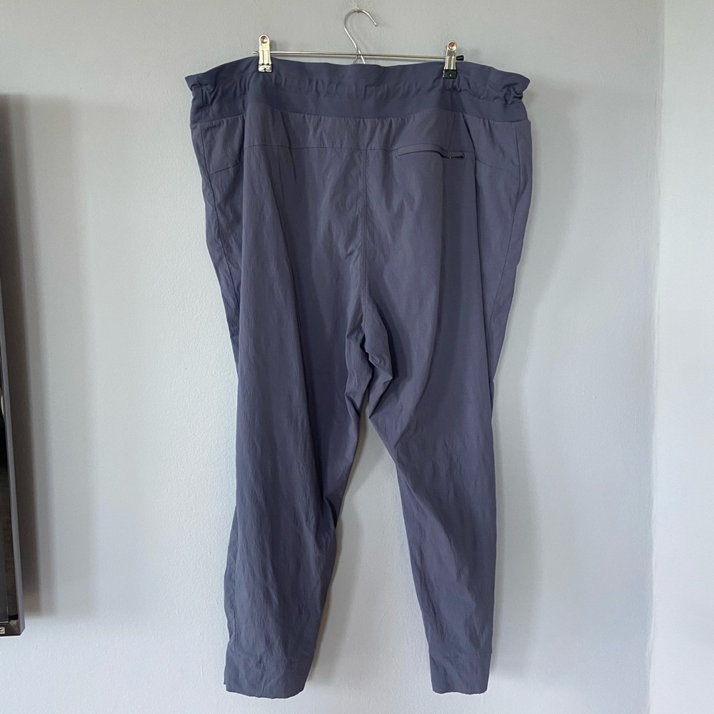 ๐SOLD Athleta Trekke North Jogger Pants in Midevil Violet Size 26 - Picture 6 of 8